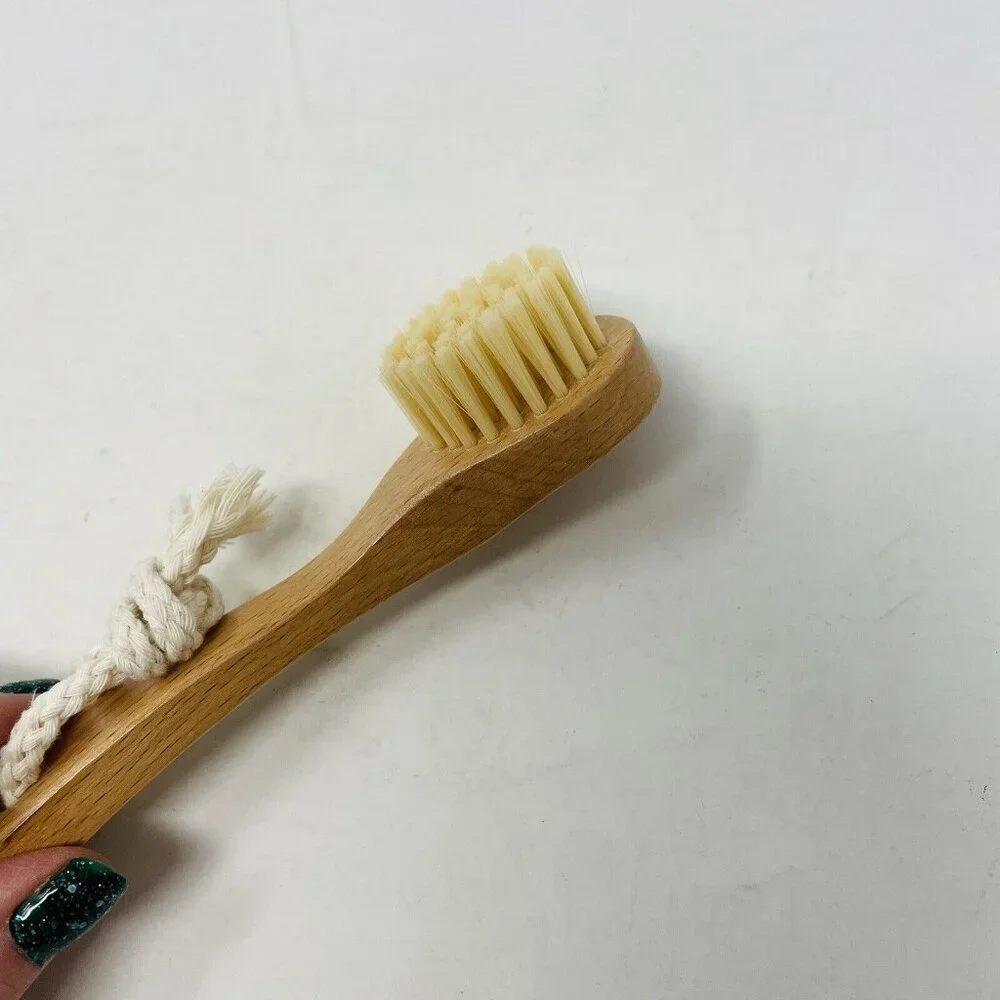 Daily Concepts Gentle Daily Face Brush for‎ Radiant Looking Polished Skin